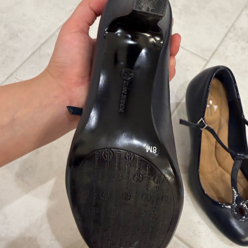 Giani Bernini Varinaa T-Strap Pumps - Picture 5 of 7